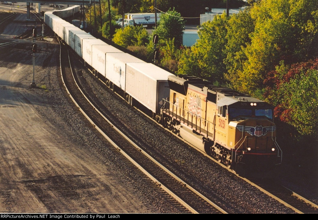 Roadrailer eases east